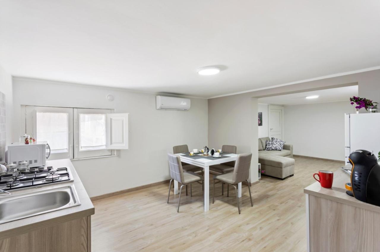 Villa Bellini Cosy Flat คาตาเนีย ภายนอก รูปภาพ